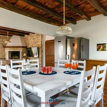 Amani Comfortable Villa Svetvinčenat